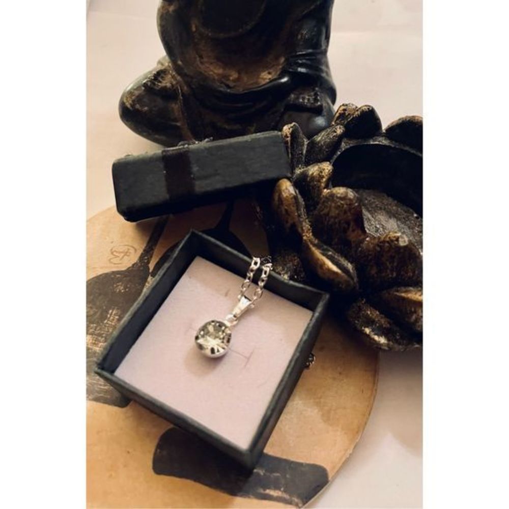 SILVER WHITE SAPPHIRE STONE NECKLACE